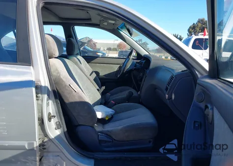 2003 Hyundai Elantra Gls/Gt из США, поврежденный, VIN KMHDN45D03U563757